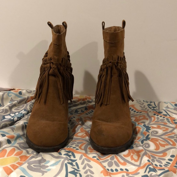 Shoes - Picture 4 of 4